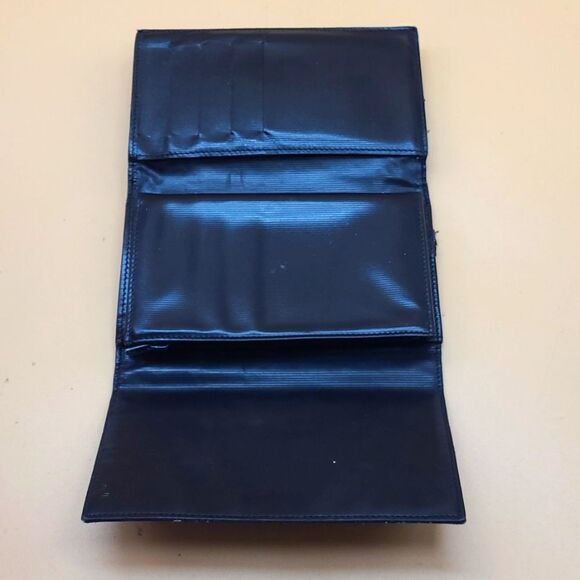 Authentic Chanel Wallet - Picture 4 of 9